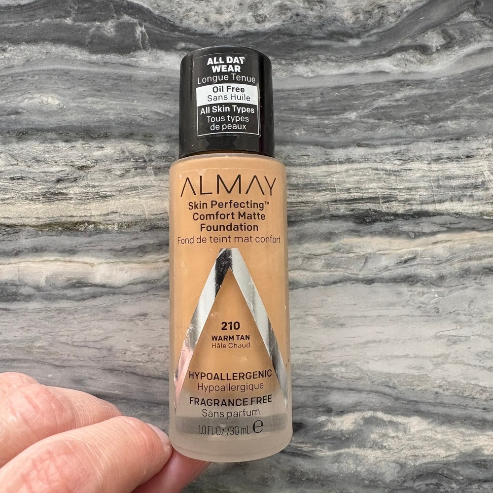 Almay Skin‎ Perfecting Comfort Matte Foundation 210 Warm Tan 1oz Oil Free New